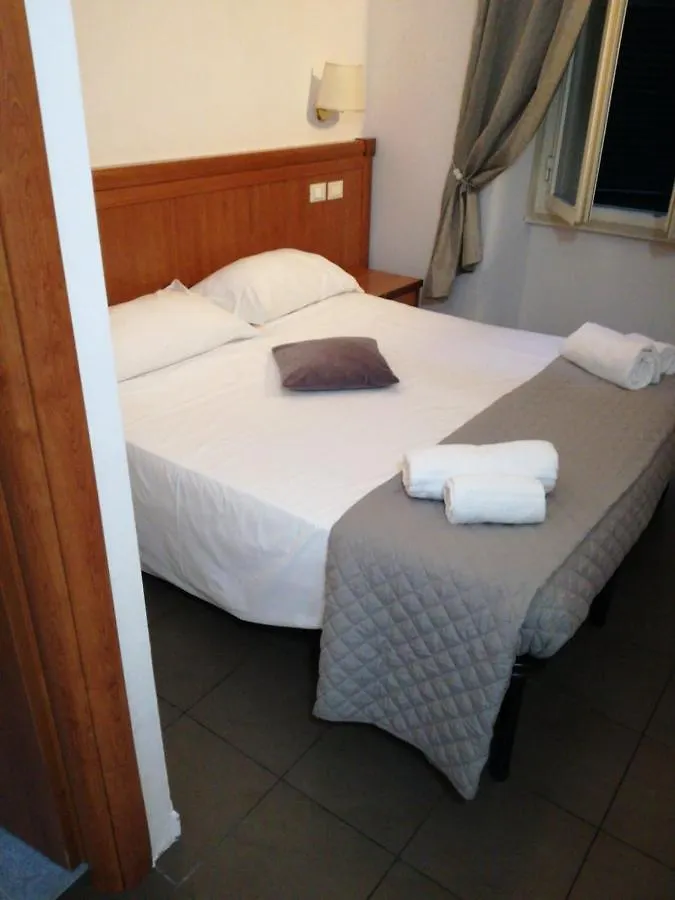 Roma Termini Tina Ya B&B