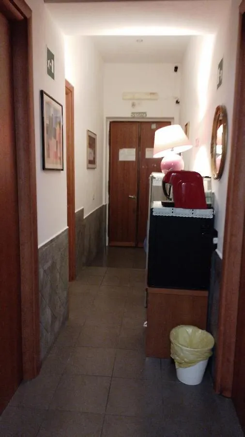 Roma Termini Tina Ya B&B 0*,  Italia