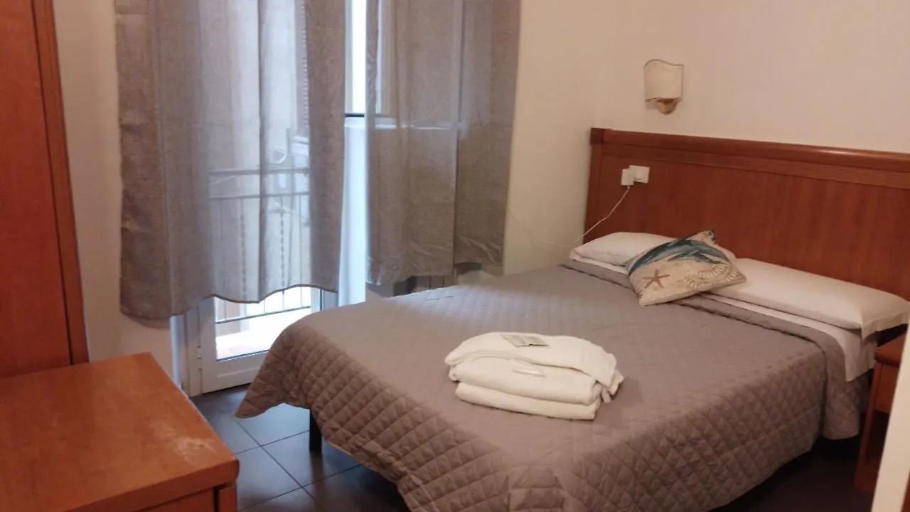 Alojamento de Acomodação e Pequeno-almoço Roma Termini Tina Ya B&B